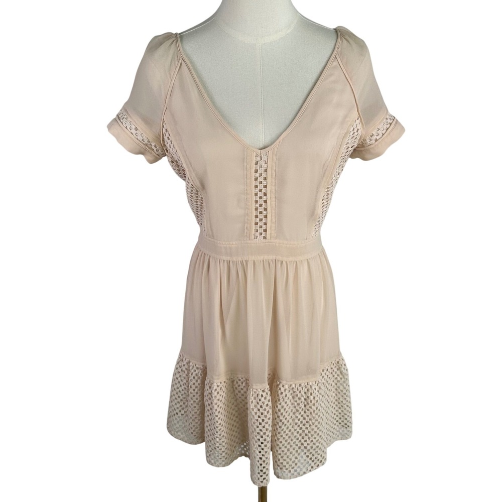 Banana Republic Heritage Collection Dress Womens 4 Beige Crochet Flutter Sleeve